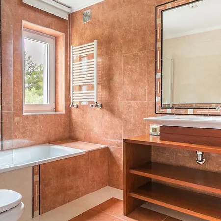 Вилла Quinta Da Serra - - Heated Pool, Jacuzzi *