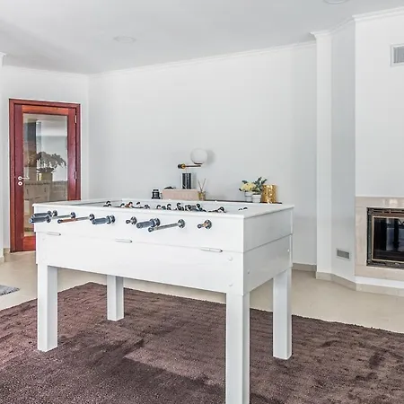 Вилла Quinta Da Serra - - Heated Pool, Jacuzzi Синтра